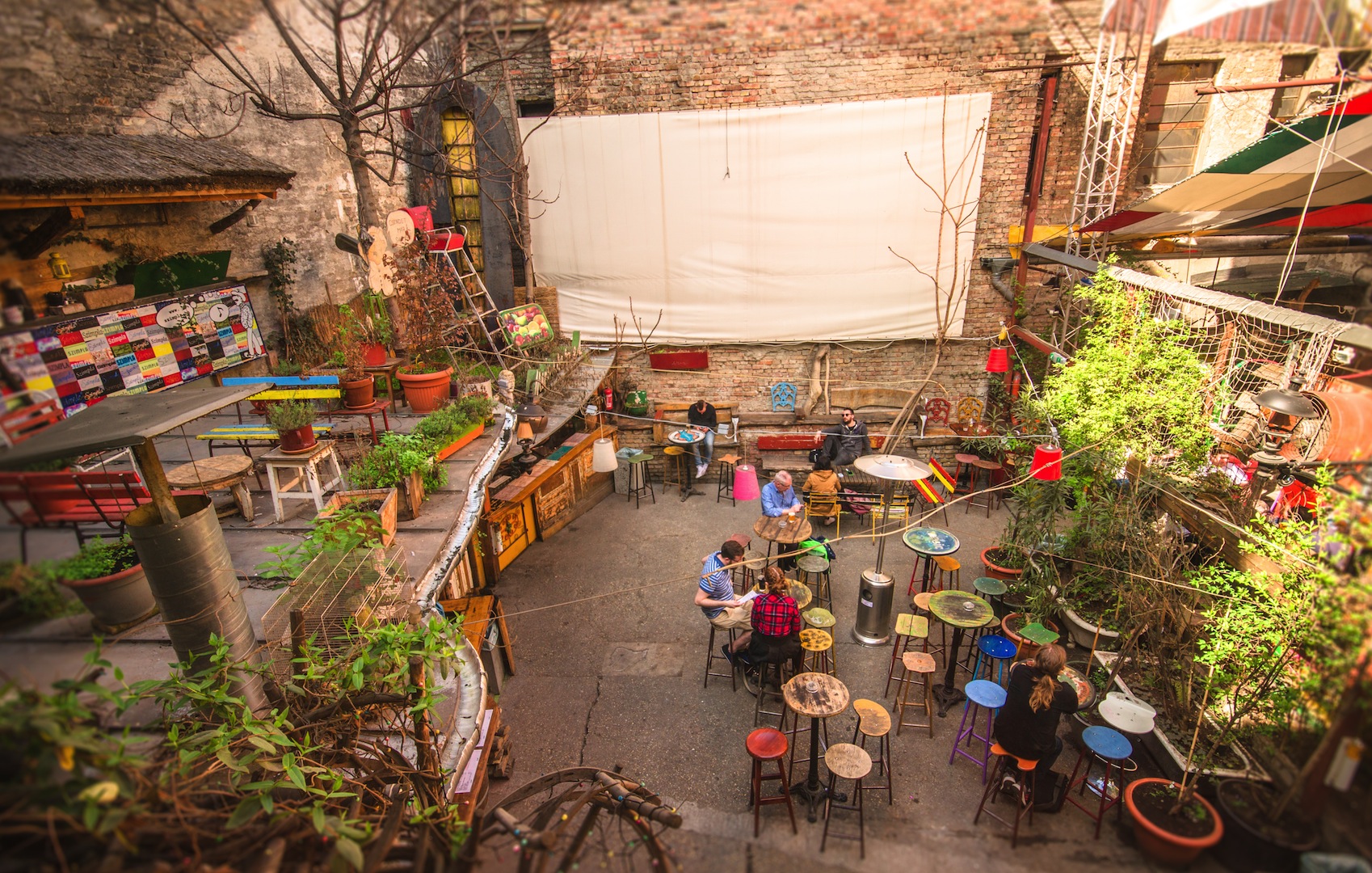 The 10 greatest RUIN BARS in BUDAPEST