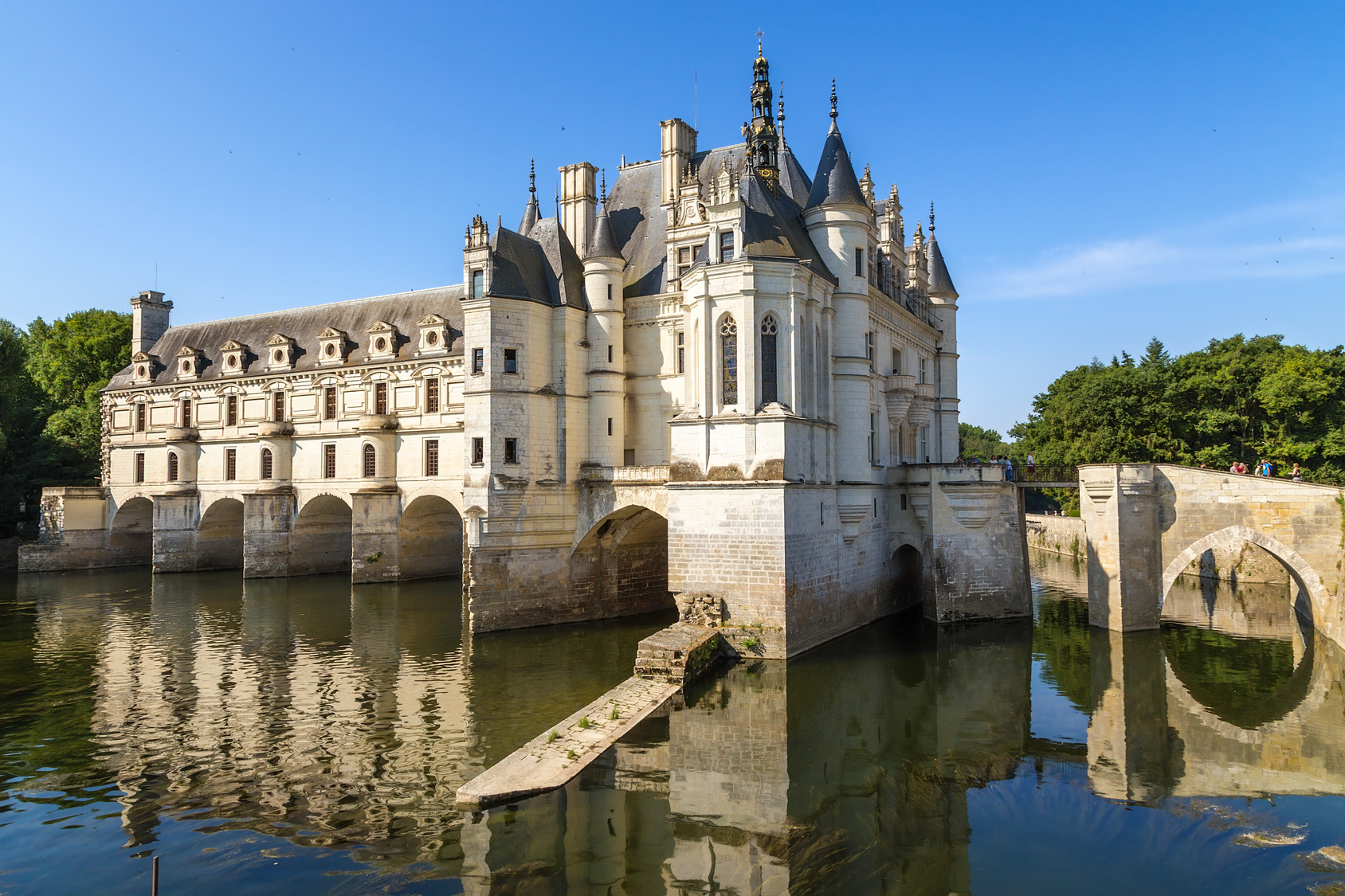 chateau a tour