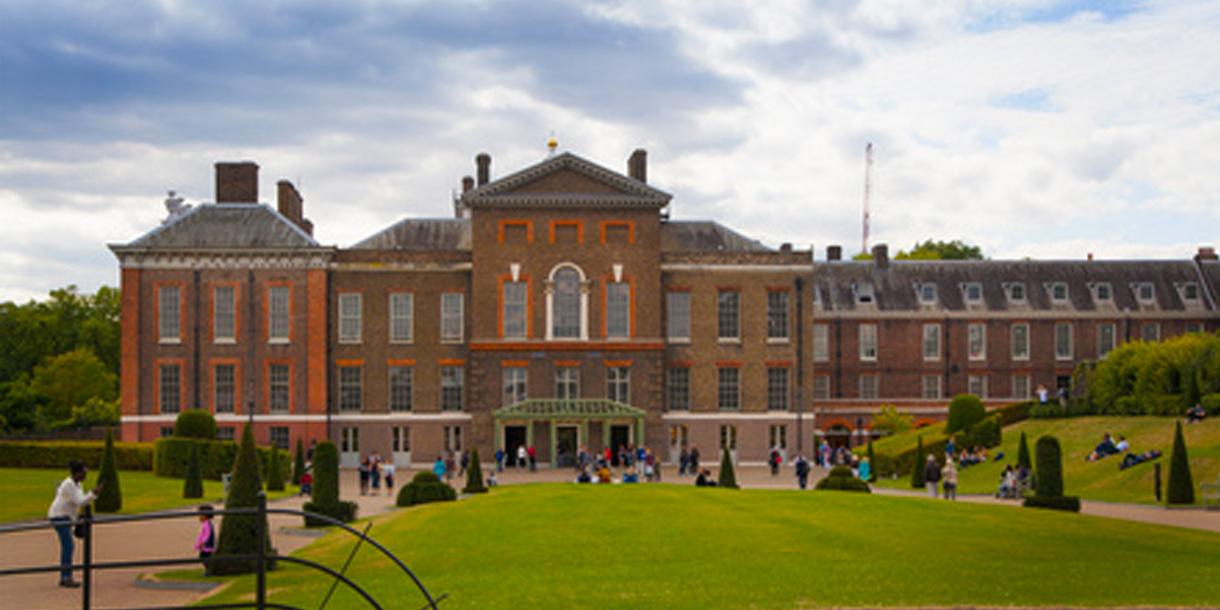 Private family tour of Kensington Palace with afternoon tea in London