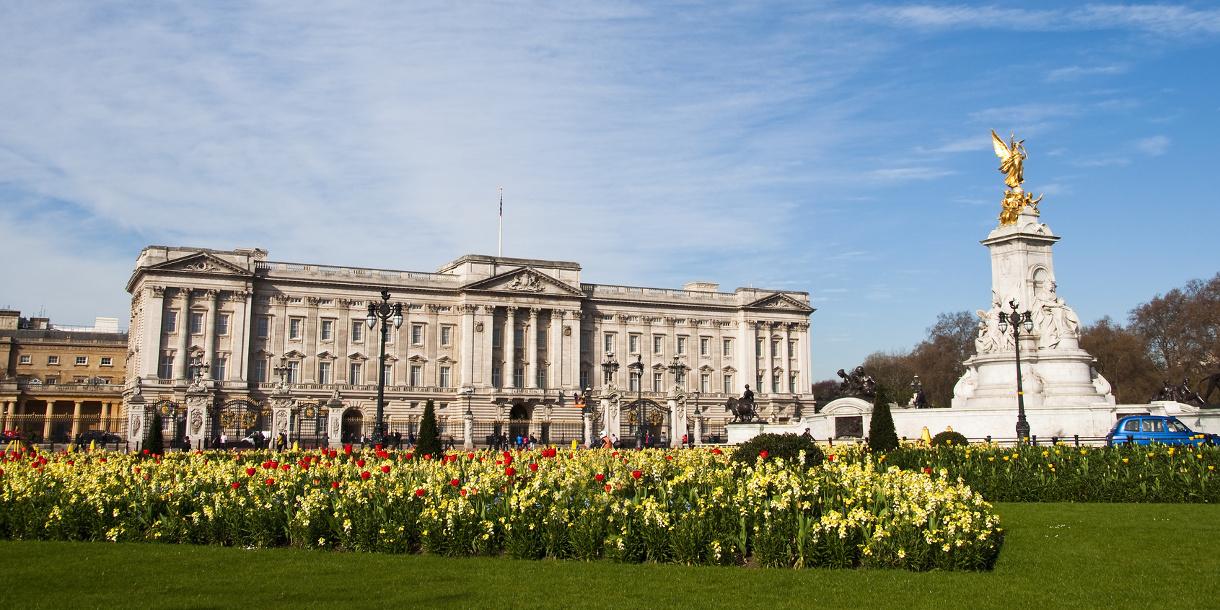 Private family tour of Westminster Abbey and Buckingham Palace in London