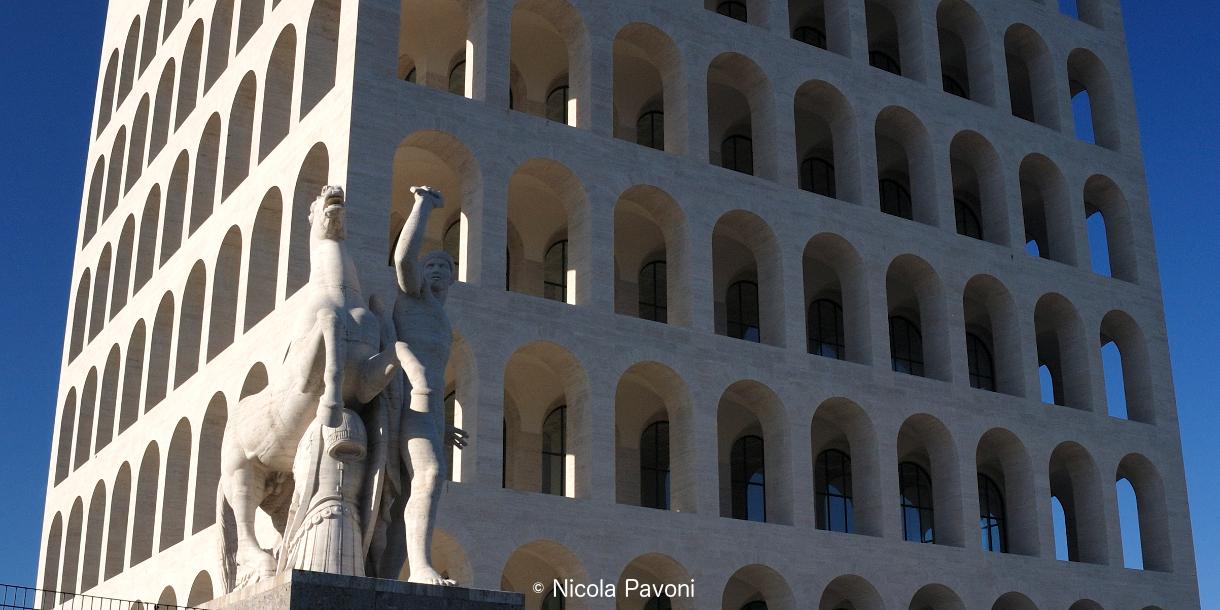Visite privée de l'histoire contemporaine à Rome