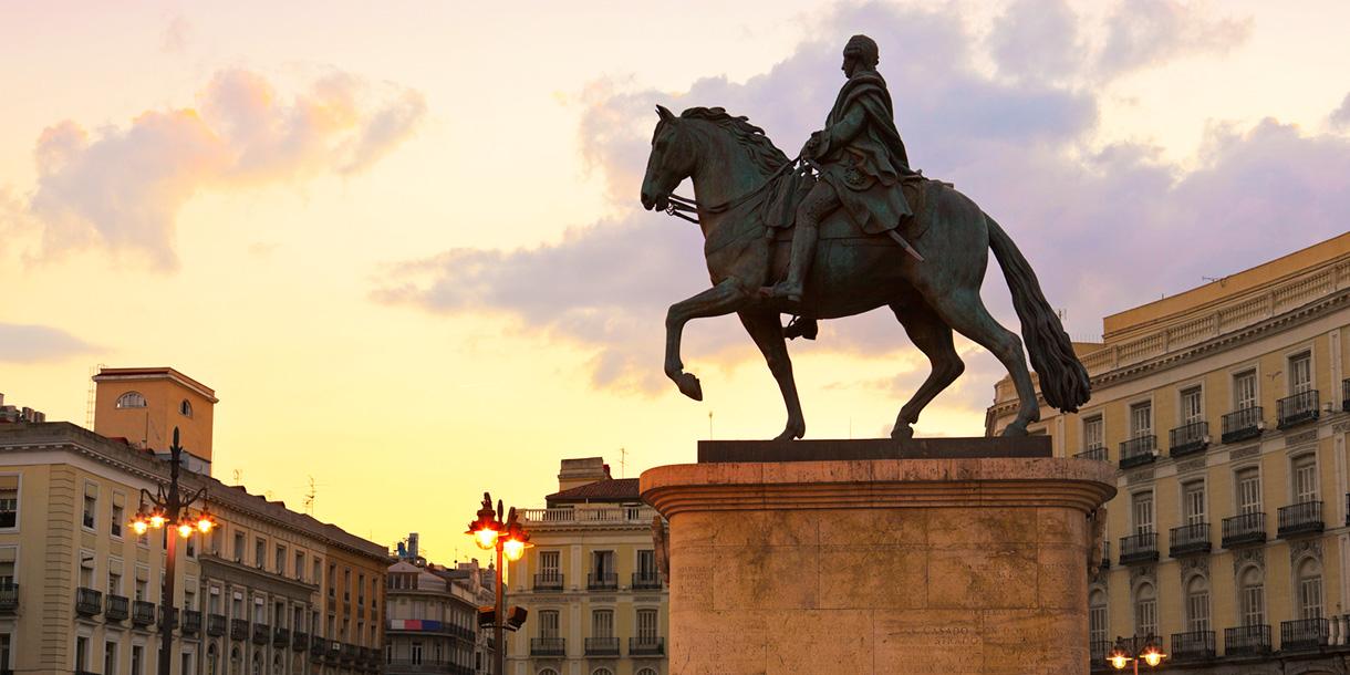 Private tour of history and culture in Madrid