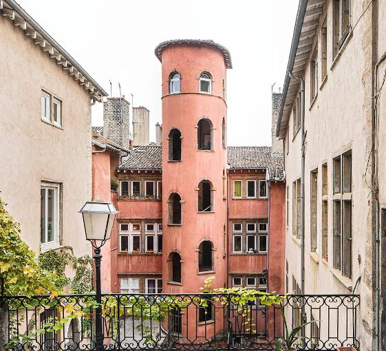 Private walking tour of the Old Town in Lyon