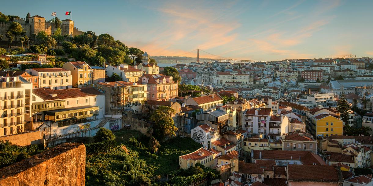 Private gastronomic and history highlights tour in Lisbon