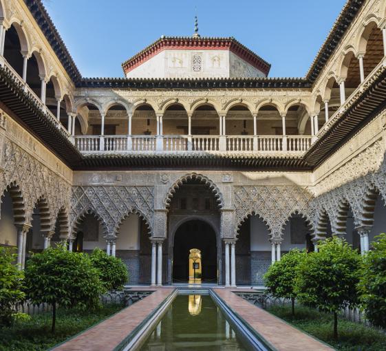 Private history and architecture tour in Seville