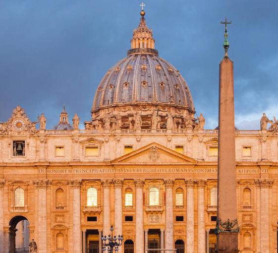 Private walking history tour in Rome