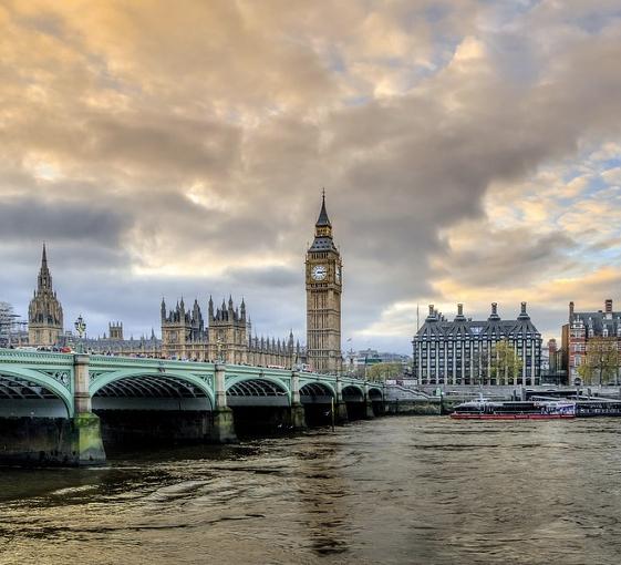 Private walking history tour in London