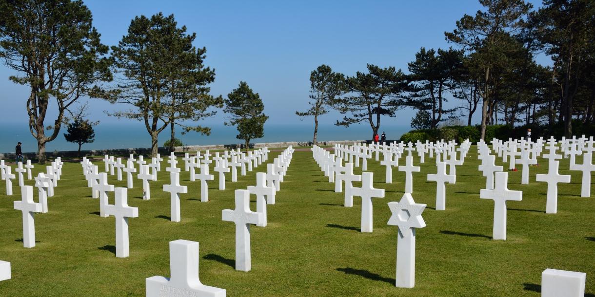 Private historic and military visit in Normandy from Paris