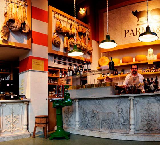 Private gastronomy tour in the district of La Brera in Milan