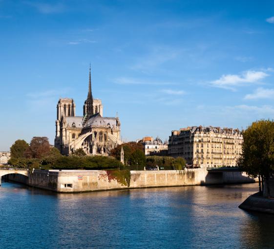 Private walking and meseum tour in Paris