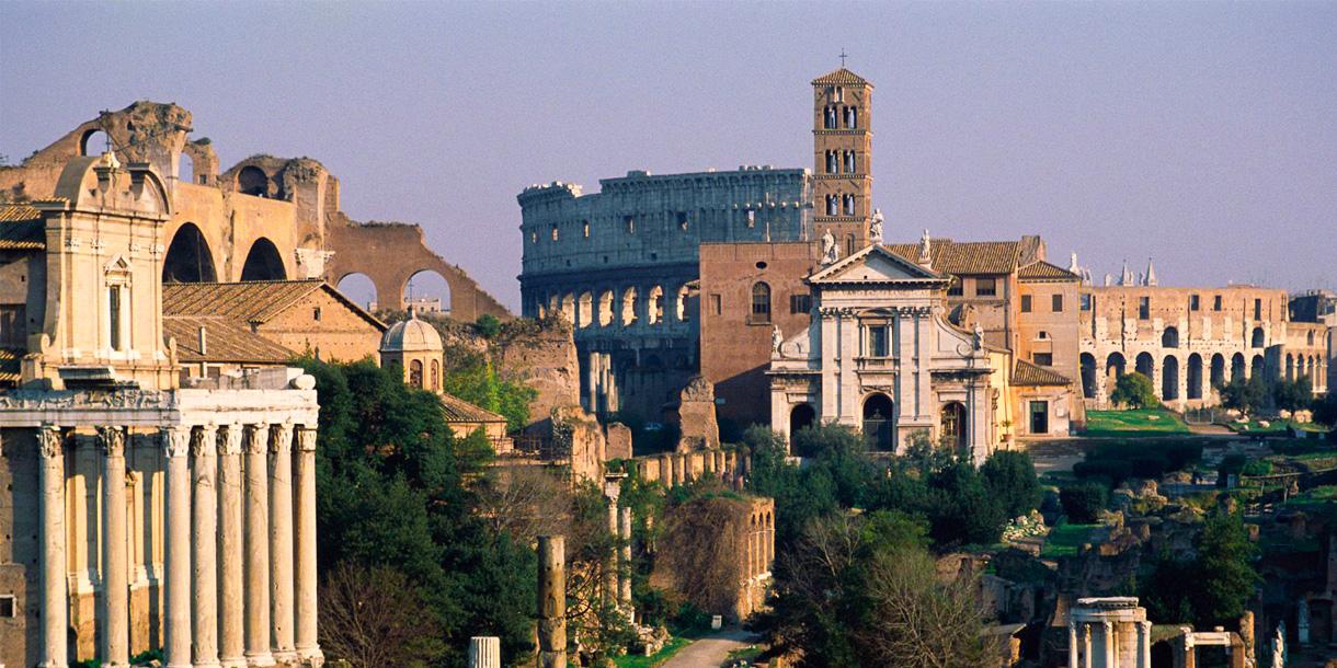 Private tour of ancient Roman ruins in Rome